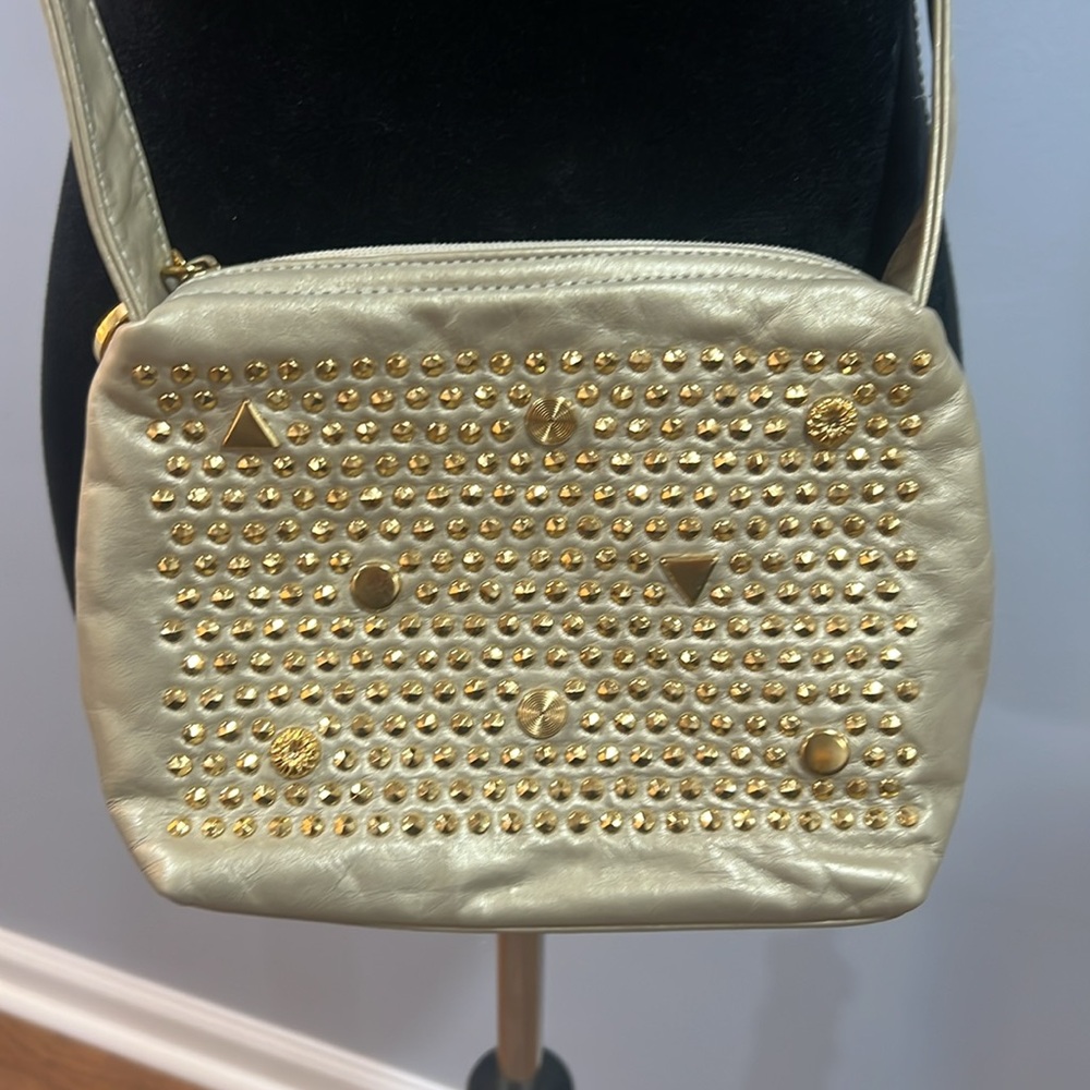 DAWLI NEW YORK VINTAGE Studded Cream Crossbody, excellent condition, adjustable